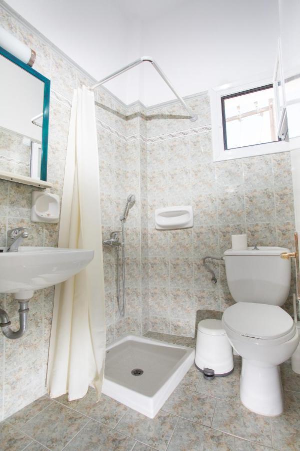 Louiza Hotel Парікія Екстер'єр фото